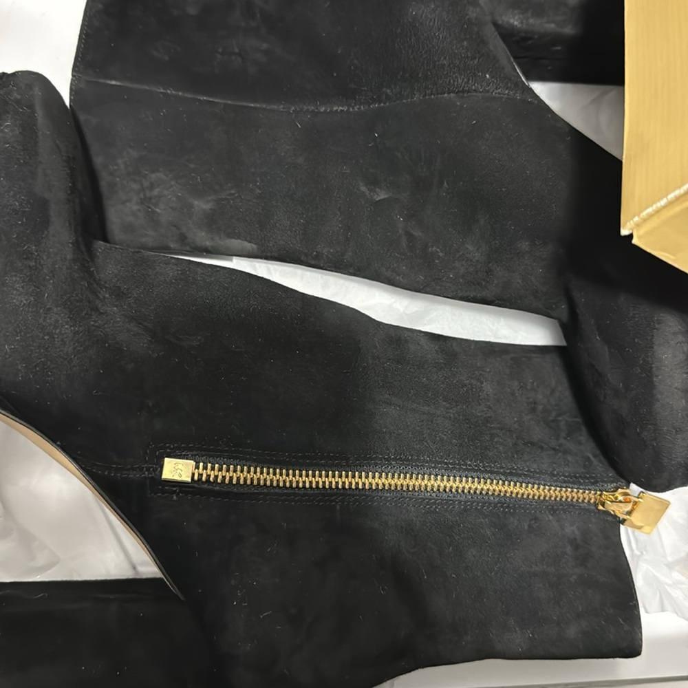 Michael Kors Platform Black Booties. - Picture 7 of 7